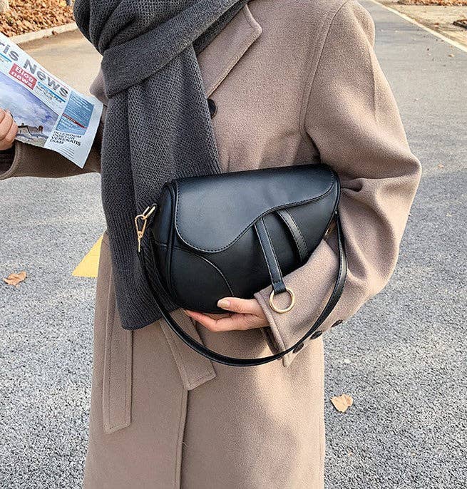 AWST Int'l  Saddle Shoulder Handbag: Black