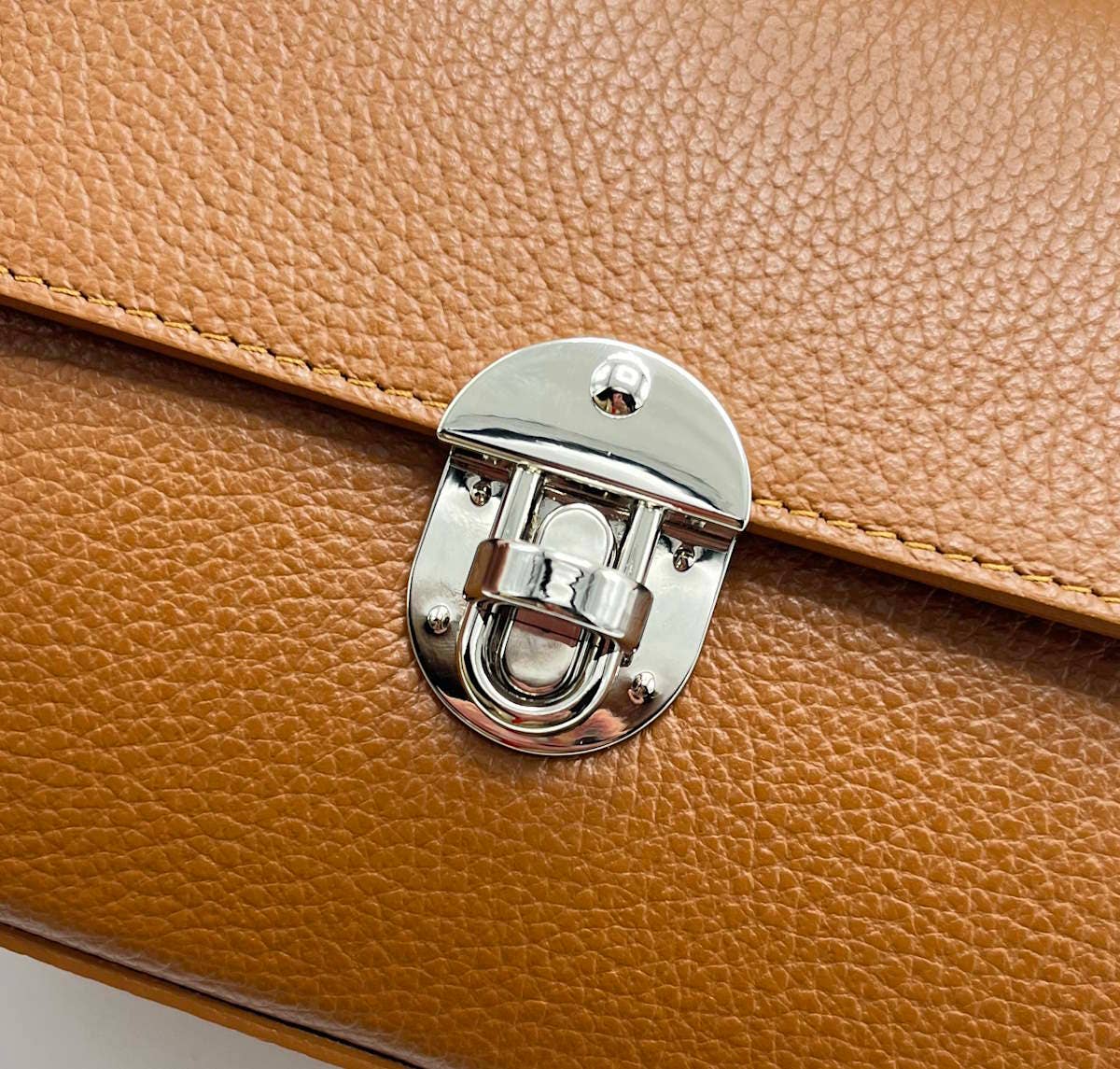 Genuine leather shoulder bag, for women, made in Italy ~ Camel