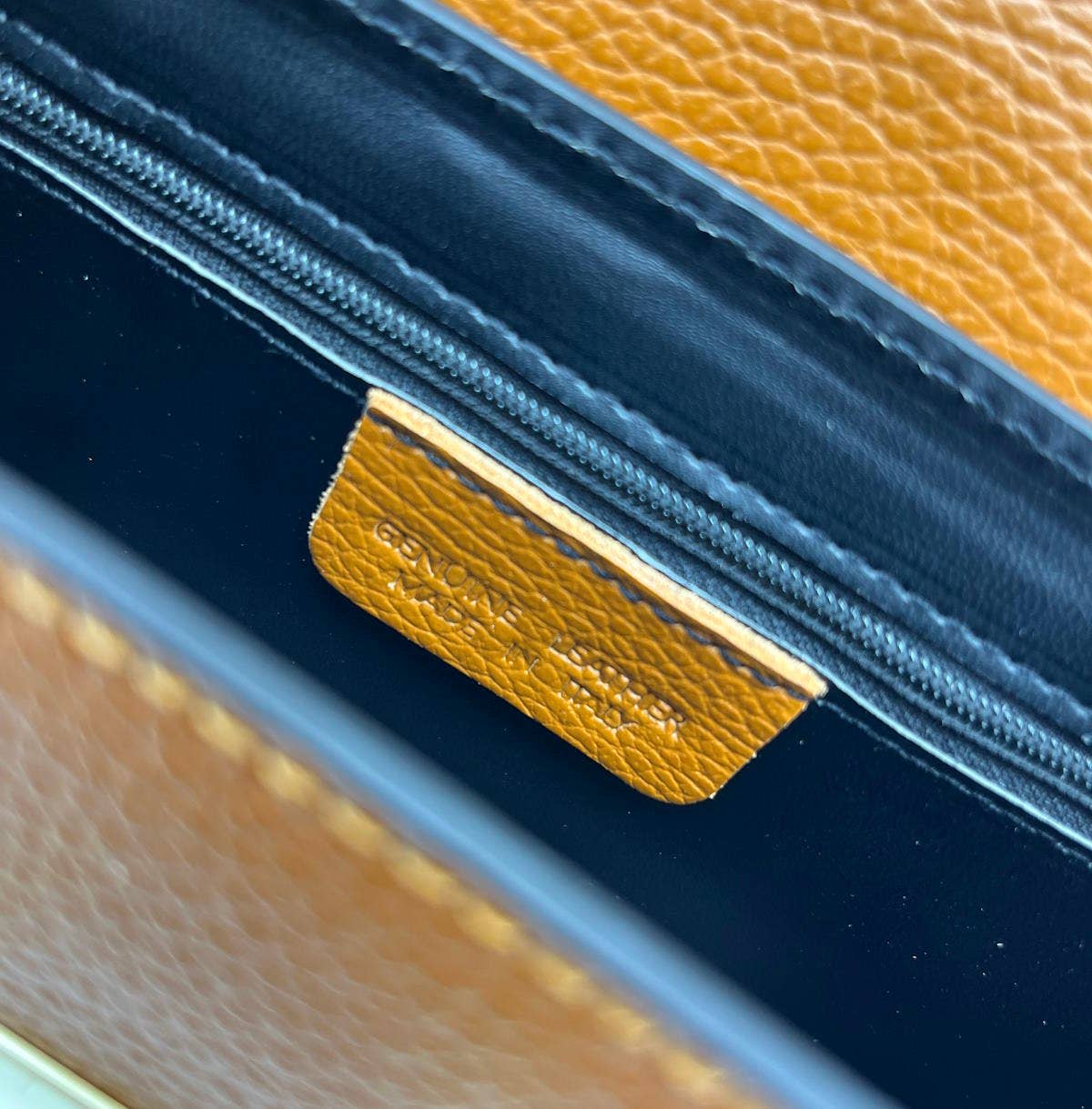 Genuine leather shoulder bag, Made in Italy ~ Camel