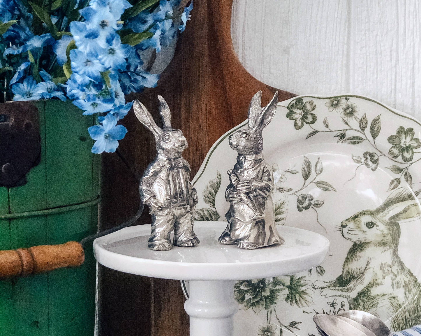 Dressed Rabbits Salt & Pepper Set