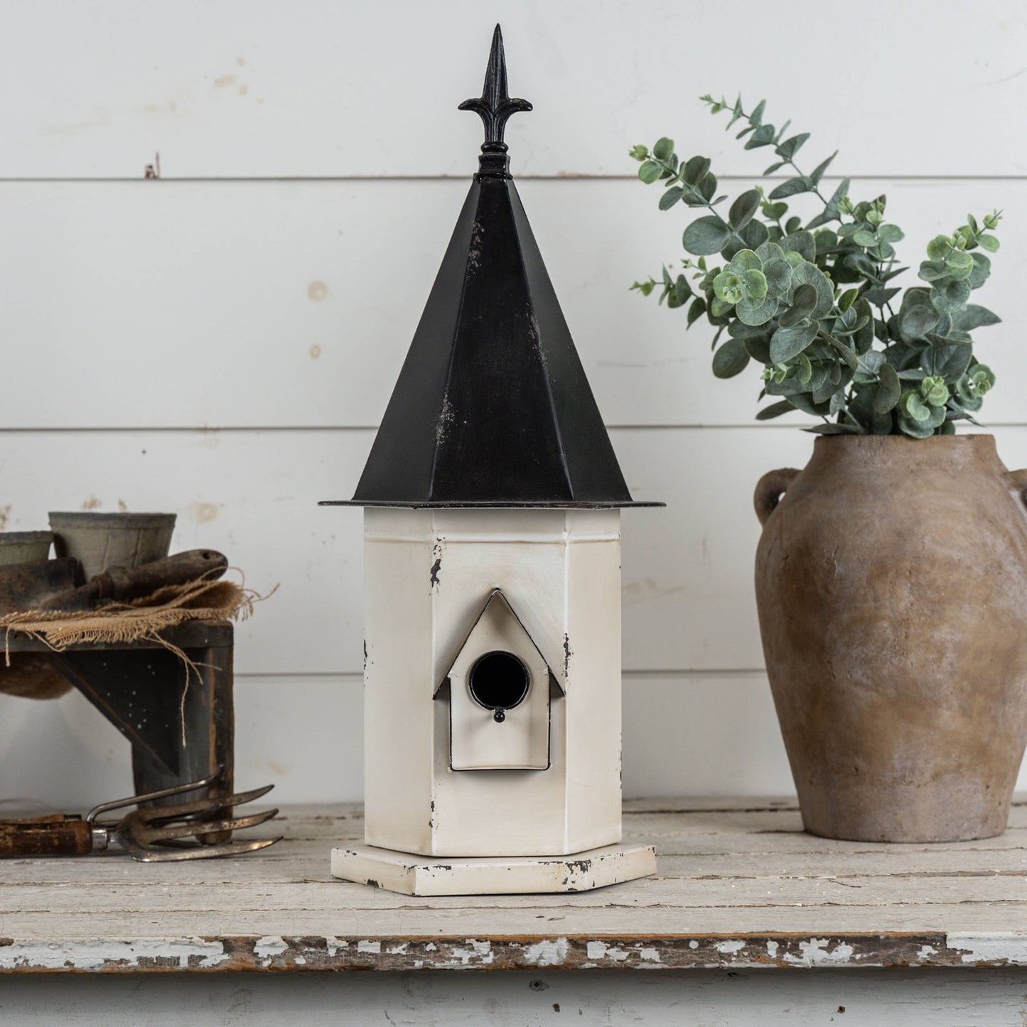 WHITE BIRDHOUSE W/ BLACK POINTED ROOF