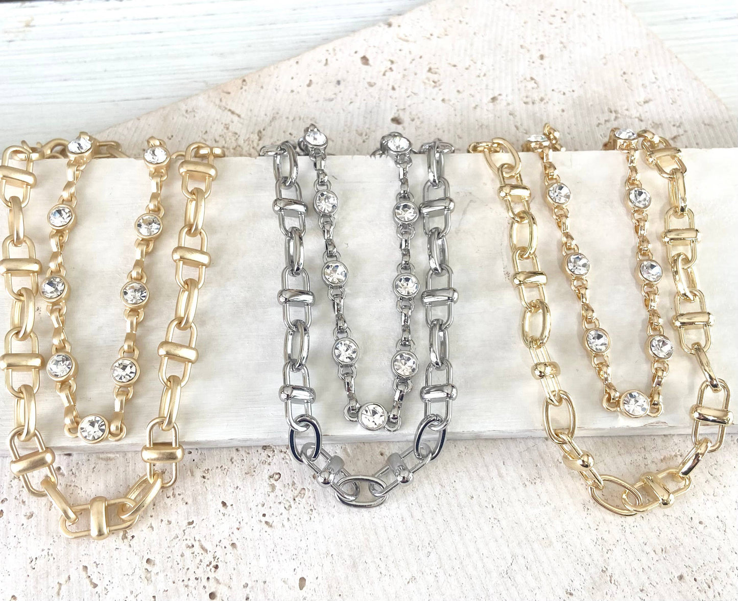 Equestrian linked chain layering crystal necklaces : Gold equestrian chain