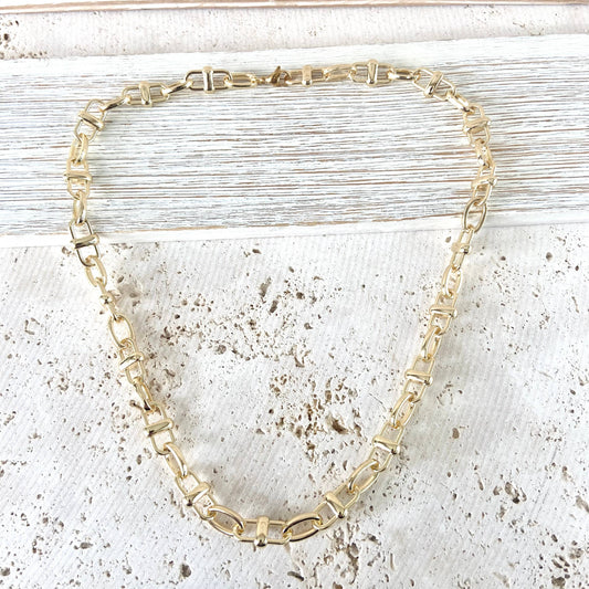 Equestrian linked chain layering crystal necklaces : Gold equestrian chain