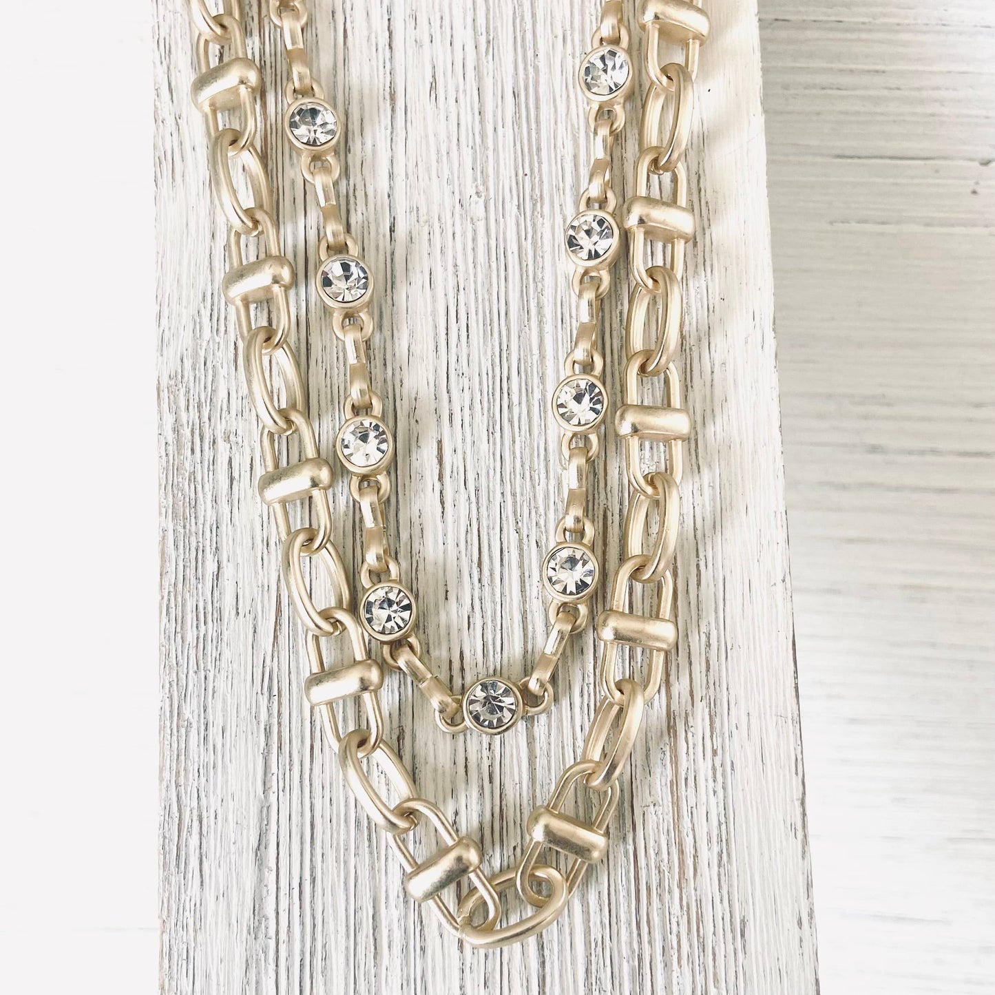 Equestrian linked chain layering crystal necklaces : Gold equestrian chain