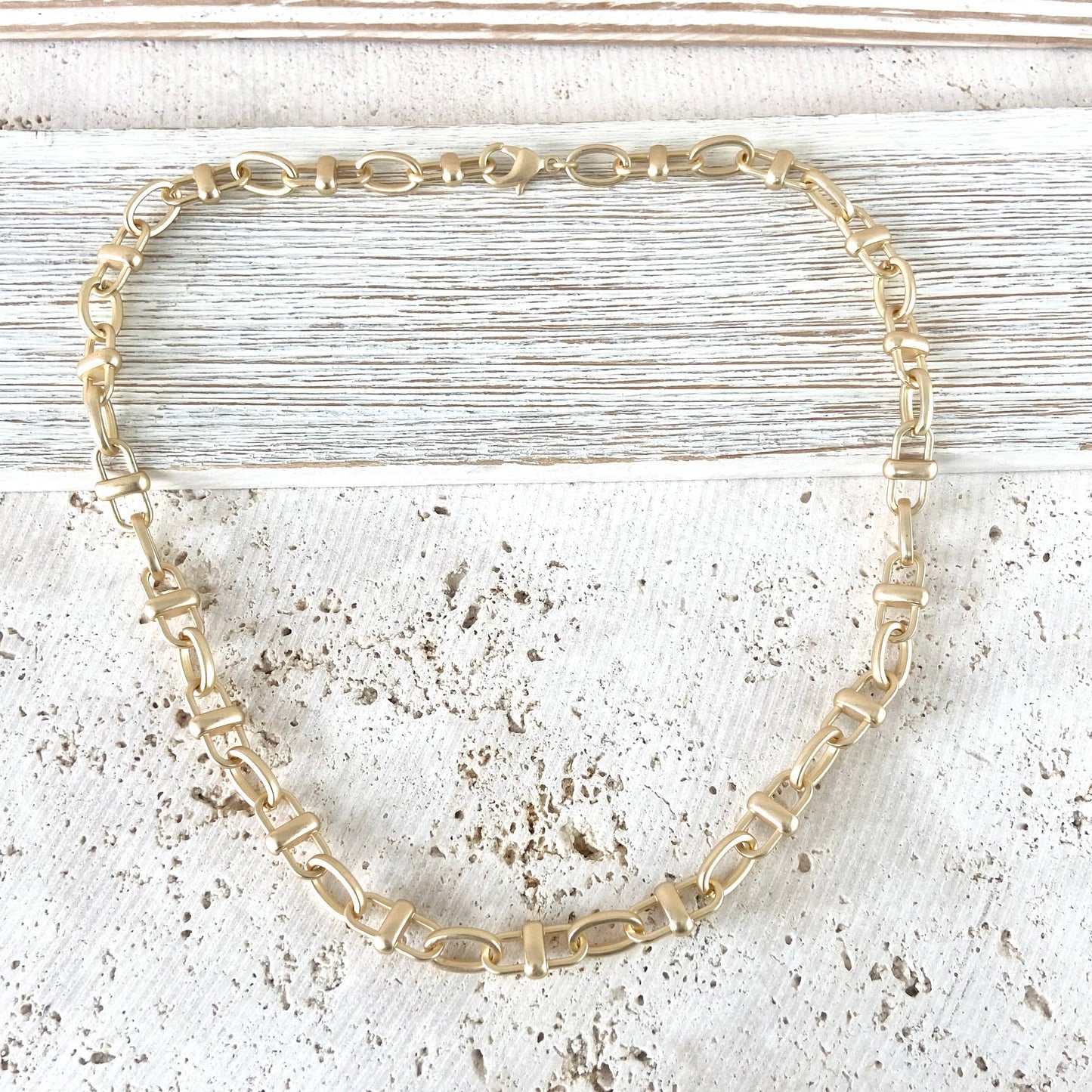 Equestrian linked chain layering crystal necklaces : Gold equestrian chain