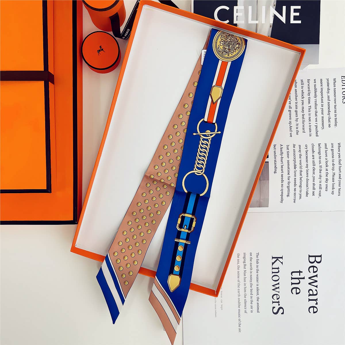Chain Ribbon Scarf and Round Box: White