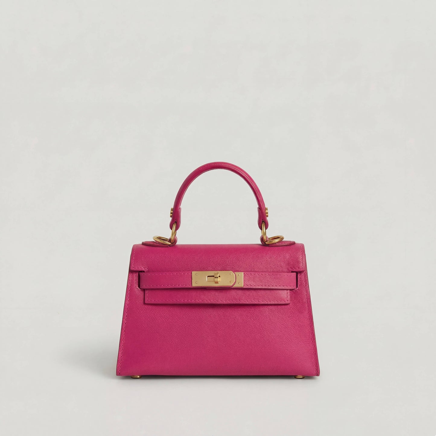 Genuine Saffiano leather handbag with strap, made in italy: Cow