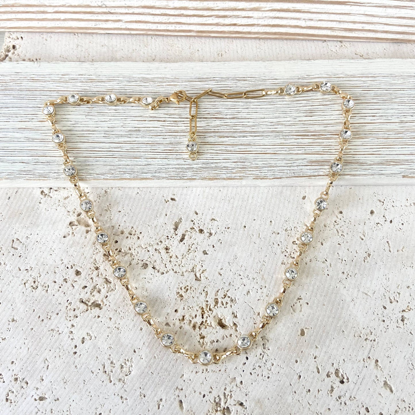 Equestrian linked chain layering crystal necklaces : Gold equestrian chain