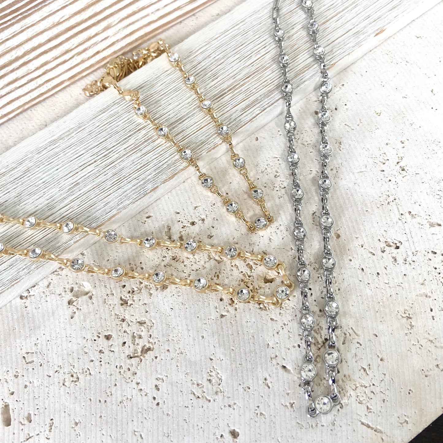 Equestrian linked chain layering crystal necklaces : Gold equestrian chain