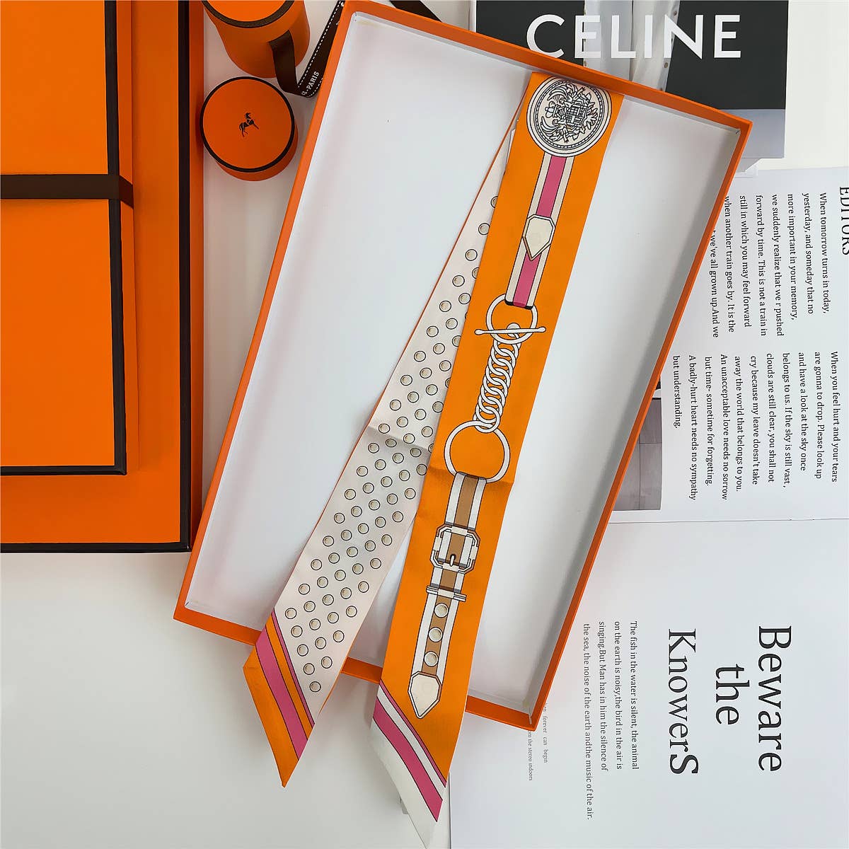 Chain Ribbon Scarf and Round Box: White