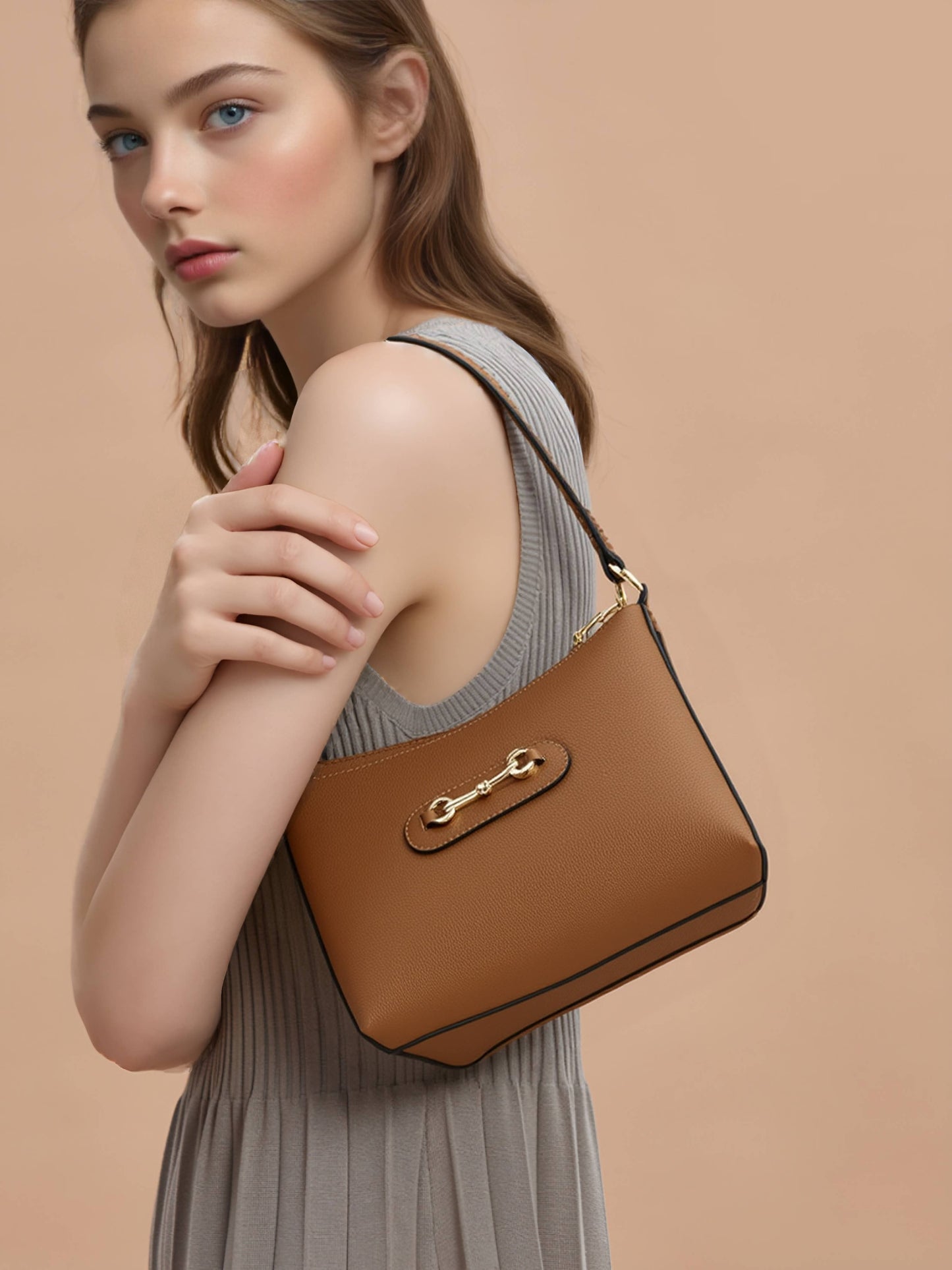 Genuine leather shoulder bag with crossbody strap, Made in Italy, art. 112660: Black