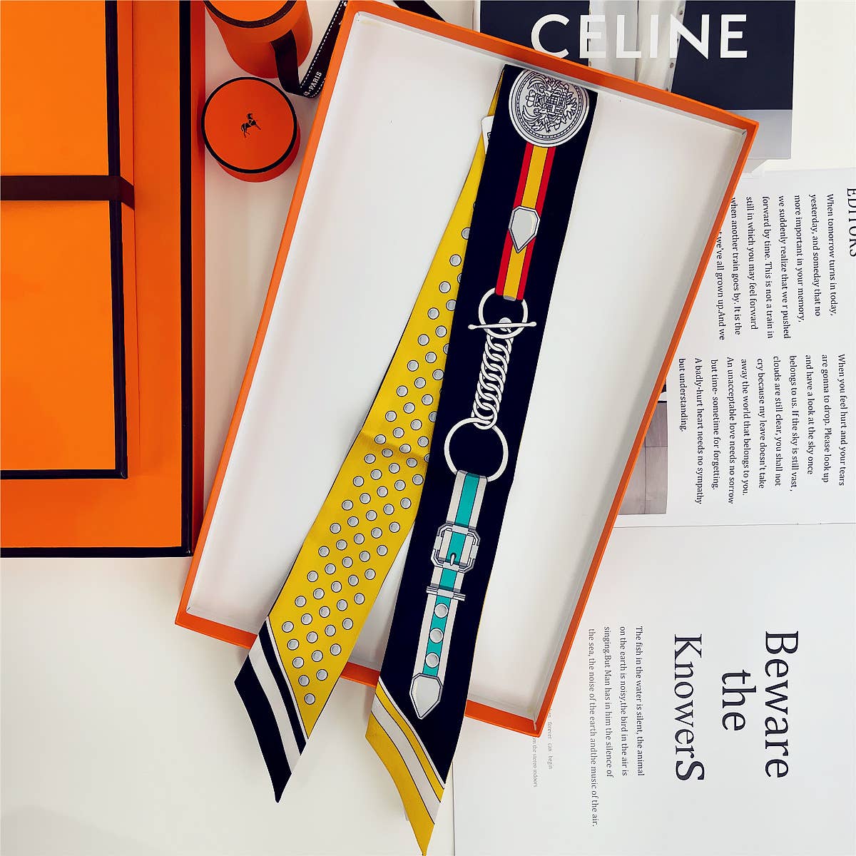Chain Ribbon Scarf and Round Box: White