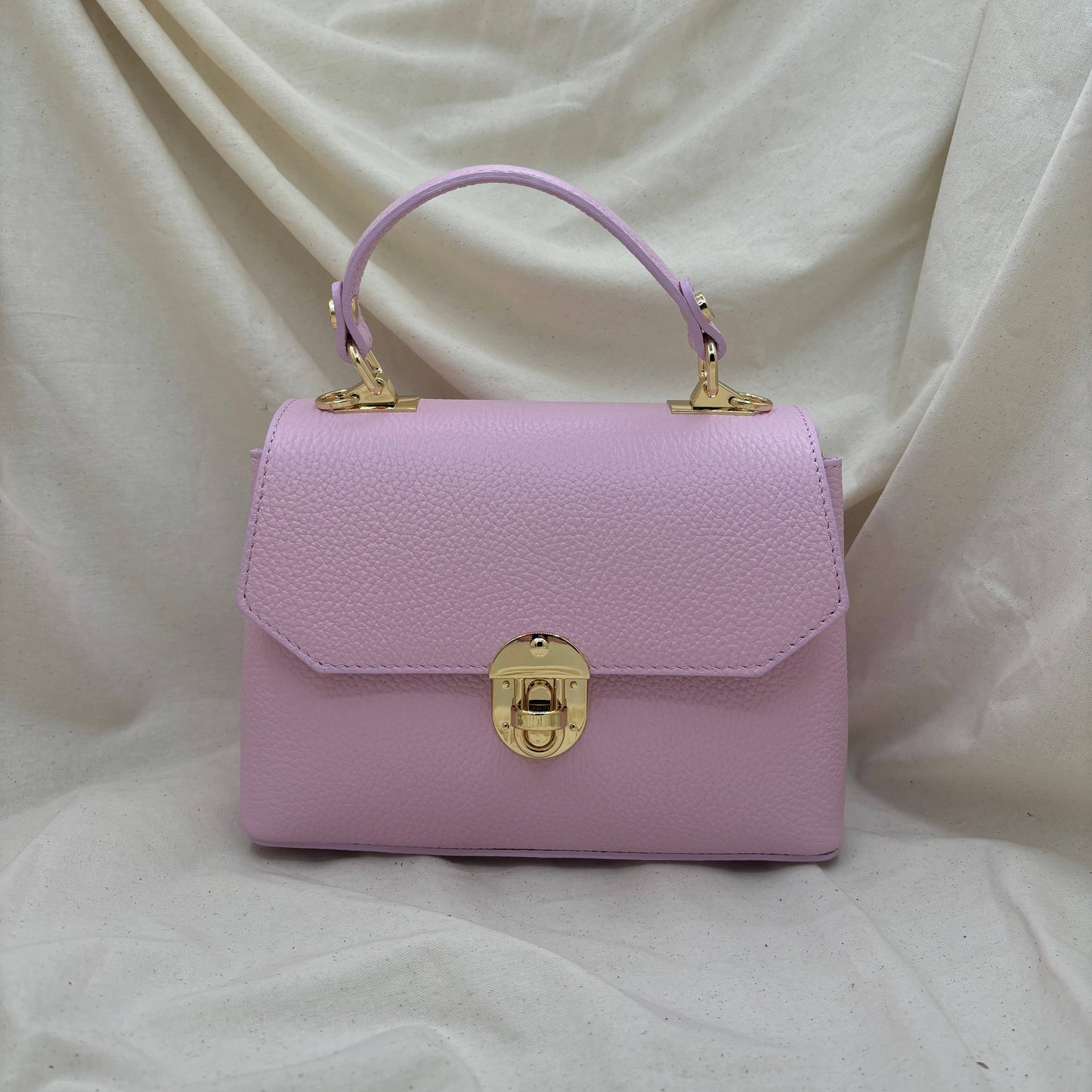 Handmade Genuine Leather Women’s Bag – Artisan Elegance: Cognac