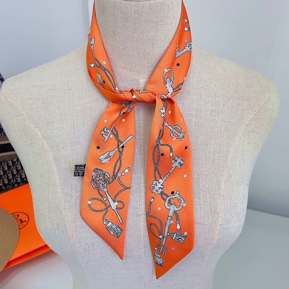 Key Ribbon Scarf and Round Orange Gift Box : Black