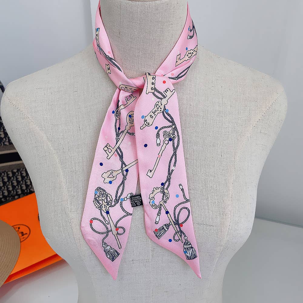 Key Ribbon Scarf and Round Orange Gift Box : Black