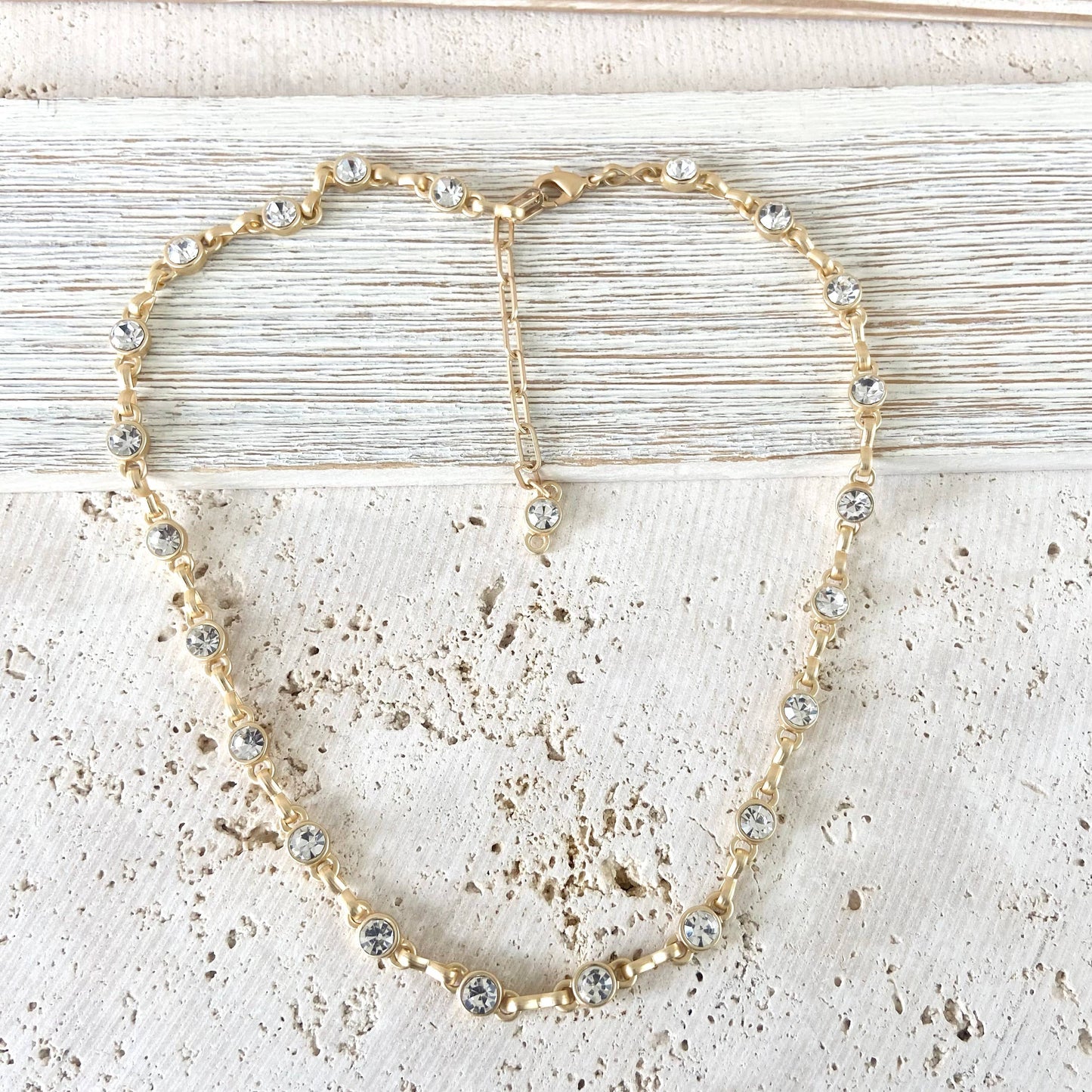 Equestrian linked chain layering crystal necklaces : Gold equestrian chain