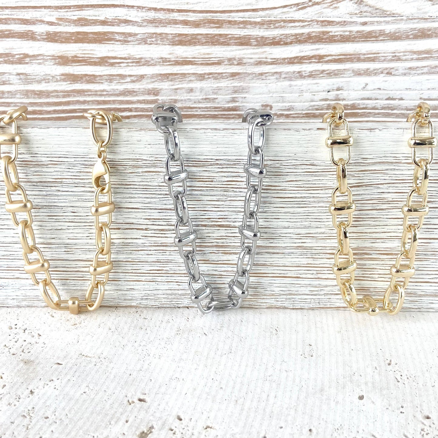 Equestrian linked chain layering crystal necklaces : Gold equestrian chain