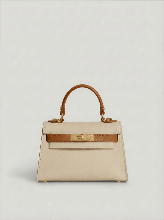 Genuine Saffiano leather handbag with strap, made in italy: Cow