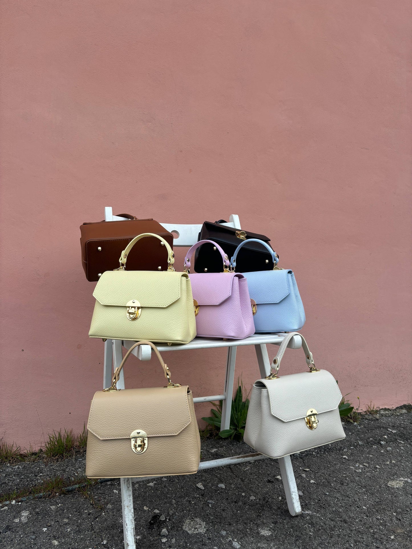 Handmade Genuine Leather Women’s Bag – Artisan Elegance: Cognac