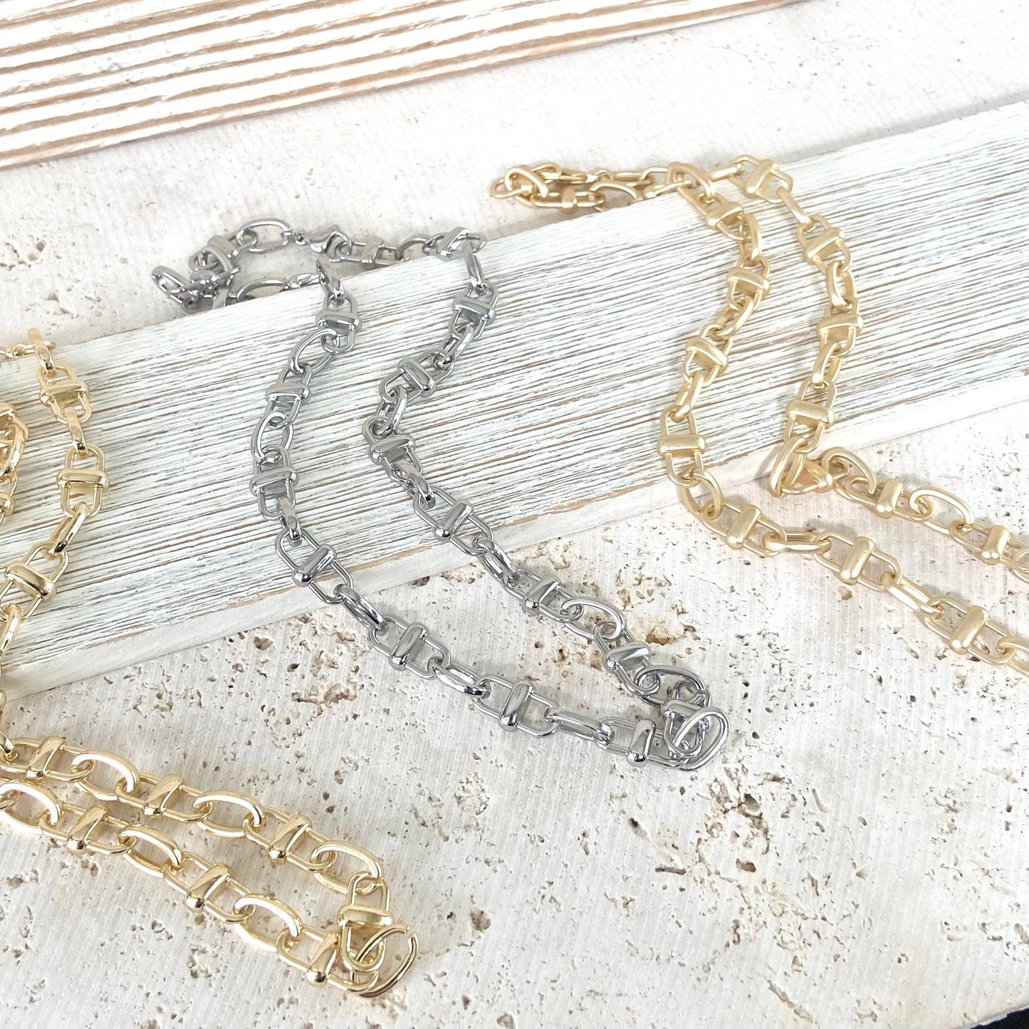 Equestrian linked chain layering crystal necklaces : Gold equestrian chain