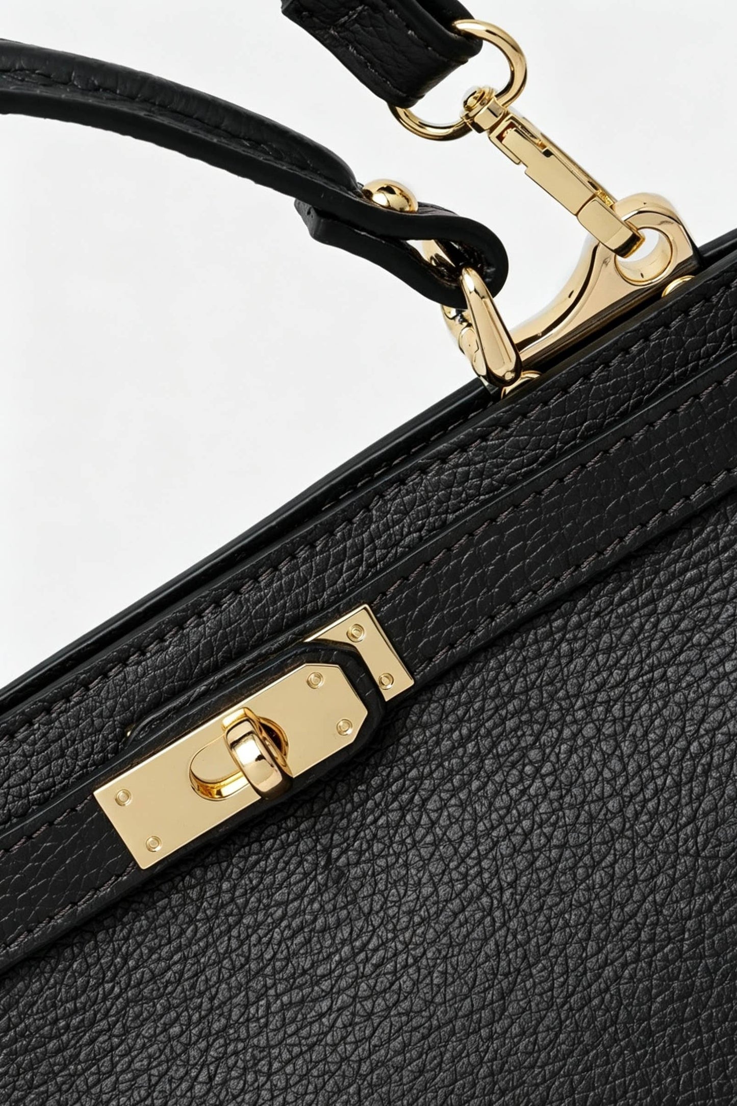 Large genuine leather handbag with shoulder strap: Verde