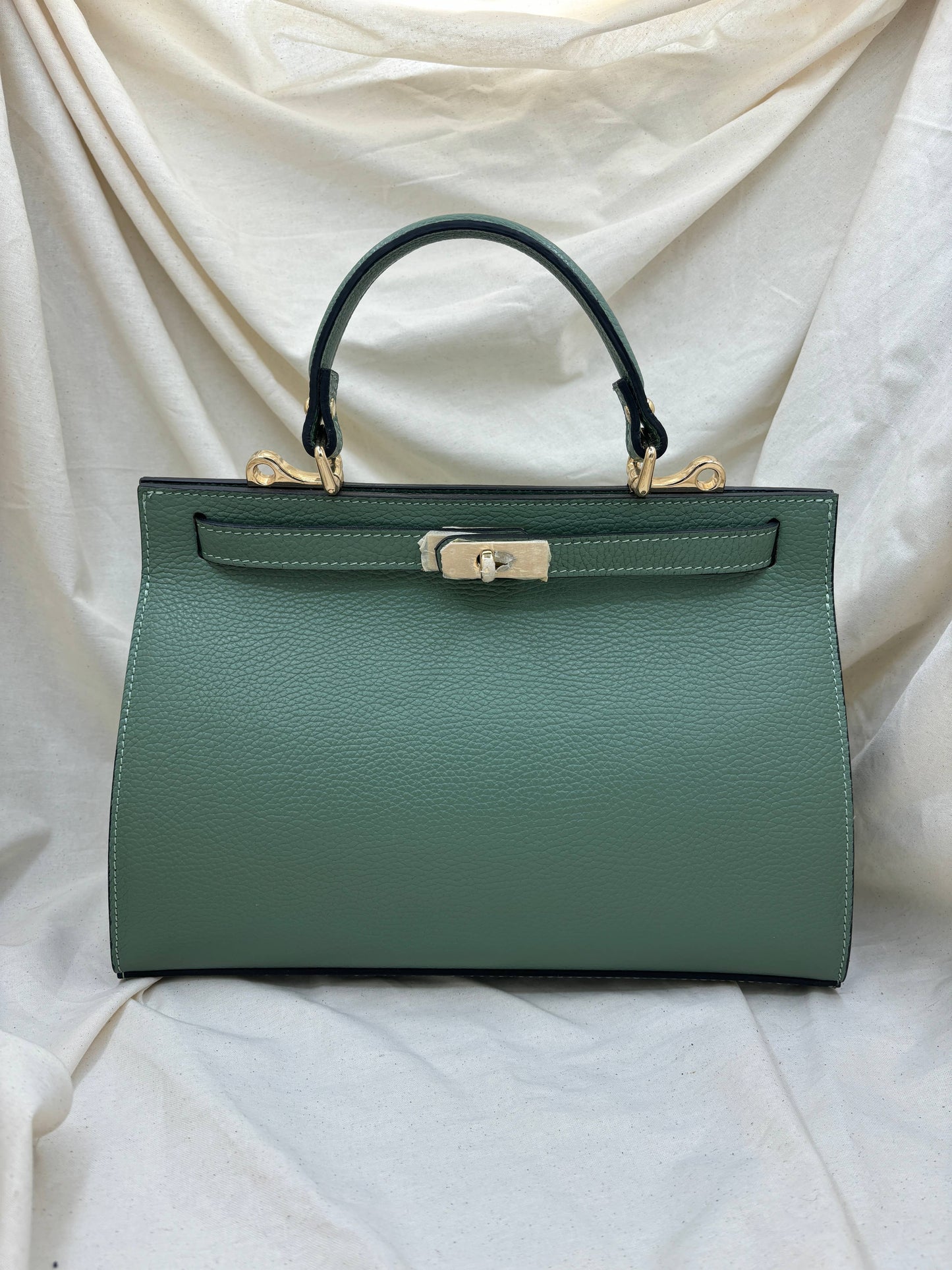 Large genuine leather handbag with shoulder strap: Verde