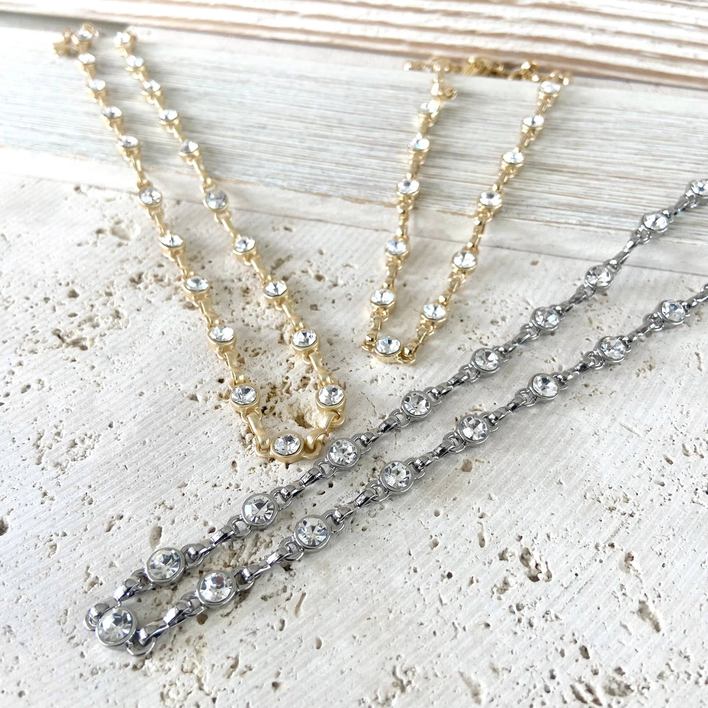 Equestrian linked chain layering crystal necklaces : Gold equestrian chain